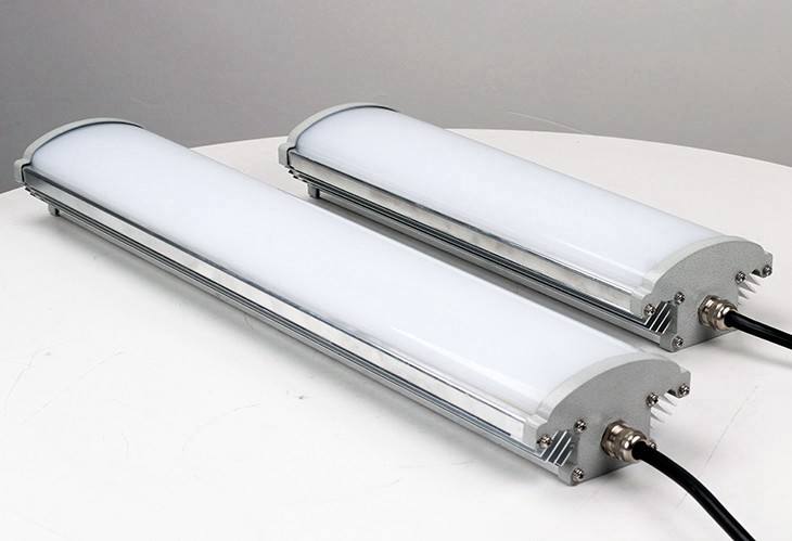 Picture of Explosion-Proof Fluorescent Light - Product Picture - 3