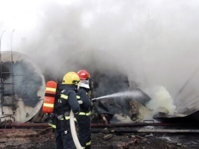 pojazd do transportu asfaltu zapalił się-2