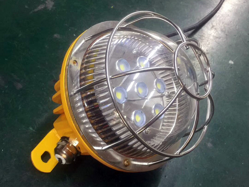 What You Need to Pay Attention to When Buying LED Explosion-Proof Lights